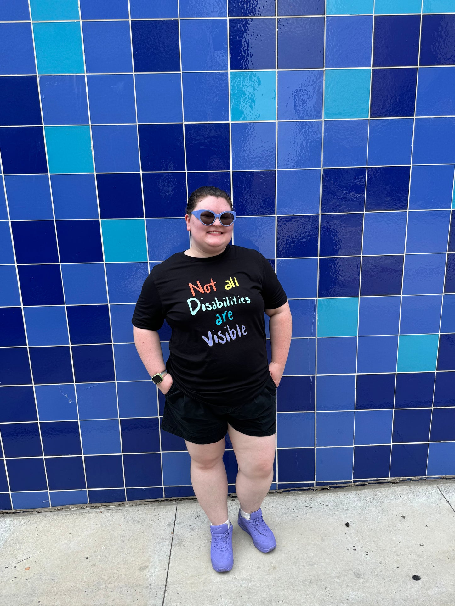 Femme presenting model wearing shirt